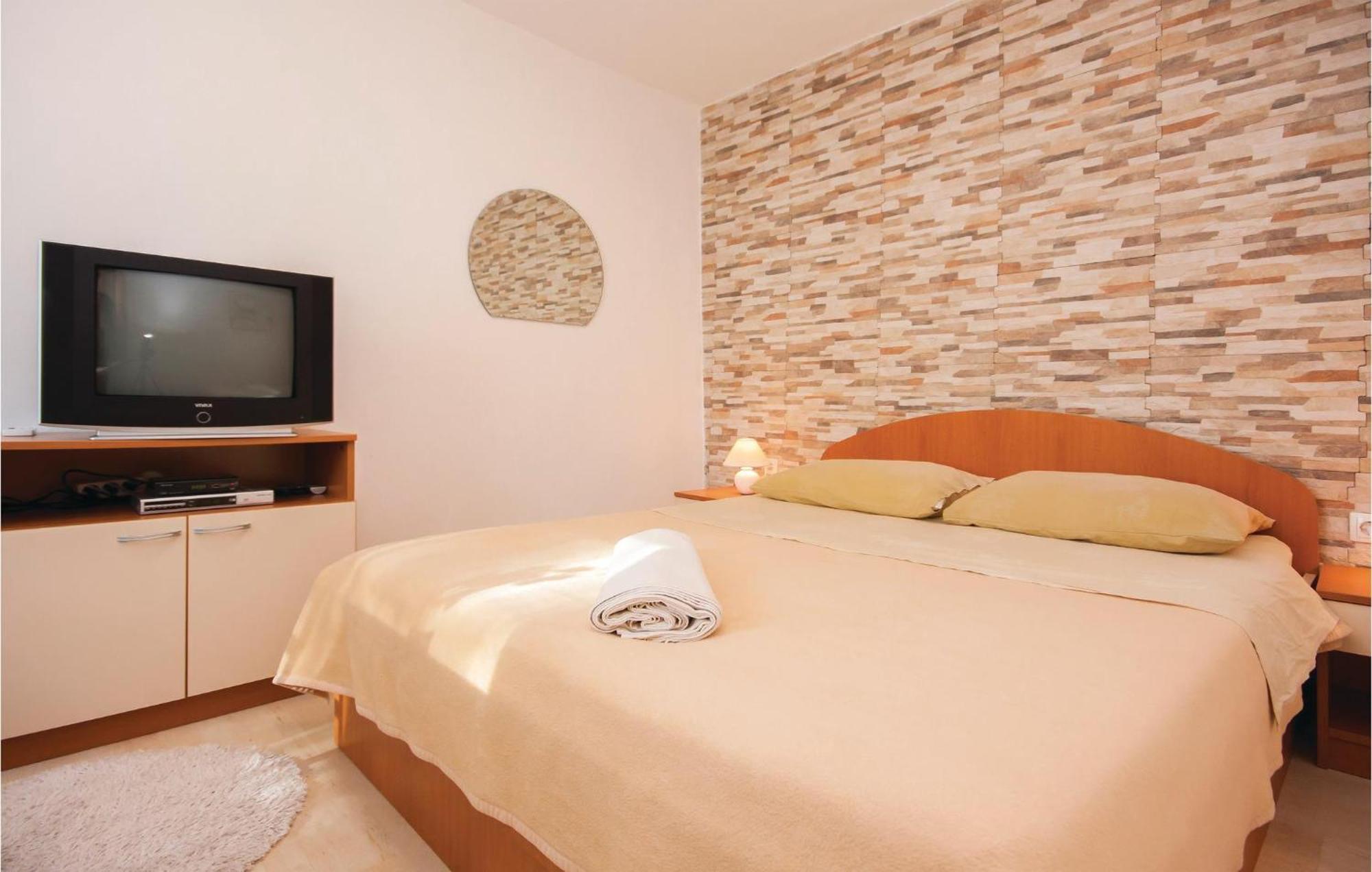 Nice Apartment In Raslina With House Sea View Dış mekan fotoğraf